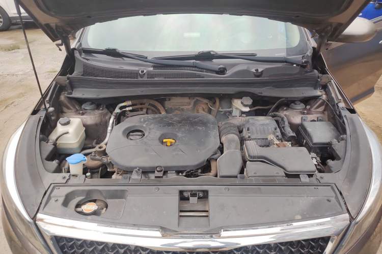 Used Kia Sportage R 2016 2.0L Manual Two-Wheel Drive GL Trim Engine Bay