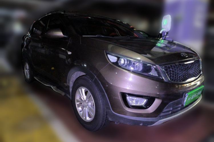 Used Kia Sportage R 2016 2.0L Automatic Two-Wheel Drive GL Front Right 45 Deg