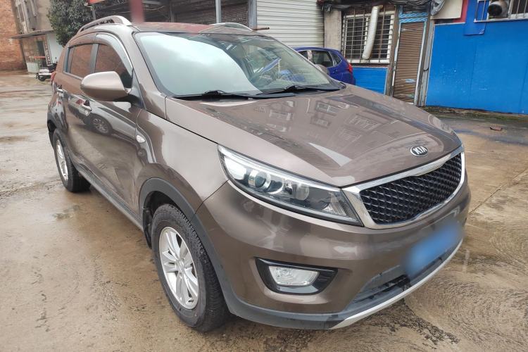 Used Kia Sportage R 2016 2.0L Manual Two-Wheel Drive GL Trim Front Right 45 Deg