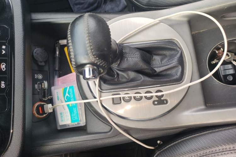 Used Kia Sportage R 2016 2.0L Automatic Two-Wheel Drive GLS Trim Gear Lever