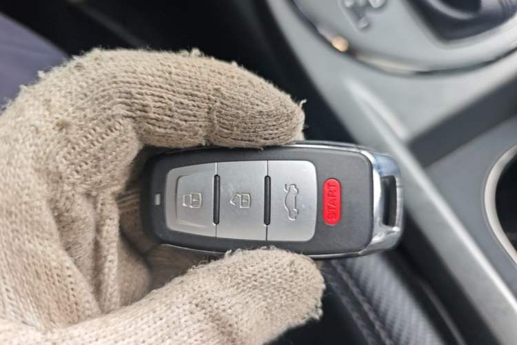 Used Kia Sportage R 2016 2.0L Automatic Two-Wheel Drive DLX Interior 1