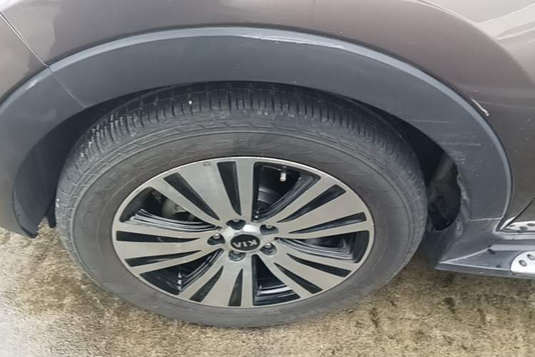Used Kia Sportage R 2016 2.0L Automatic Two-Wheel Drive DLX Left Front Wheel Hub