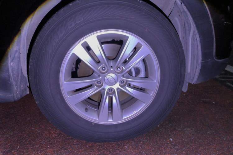 Used Kia Sportage R 2016 2.0L Automatic Two-Wheel Drive GL Right Front Wheel Hub