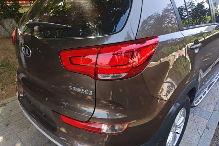 Used Kia Sportage R 2016 2.0L Manual Two-Wheel Drive GL Trim Right Rear Taillight