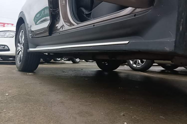Used Kia Sportage R 2016 2.0L Automatic Two-Wheel Drive DLX Right Side Sill