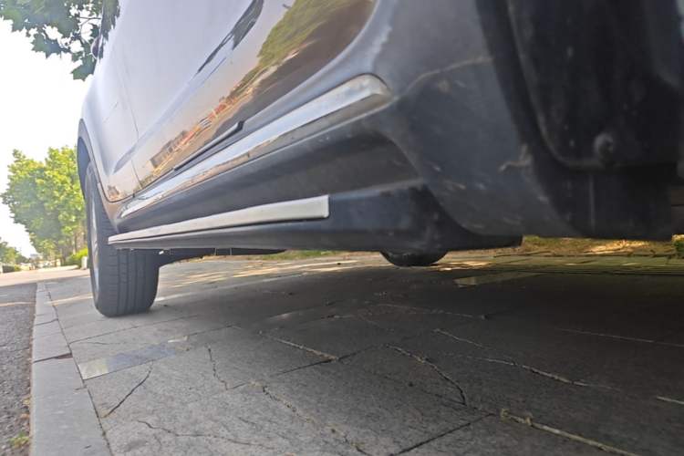 Used Kia Sportage R 2016 2.0L Manual Two-Wheel Drive GL Trim Right Side Sill