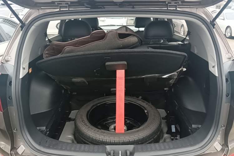 Used Kia Sportage R 2016 2.0L Automatic Two-Wheel Drive DLX Trunk