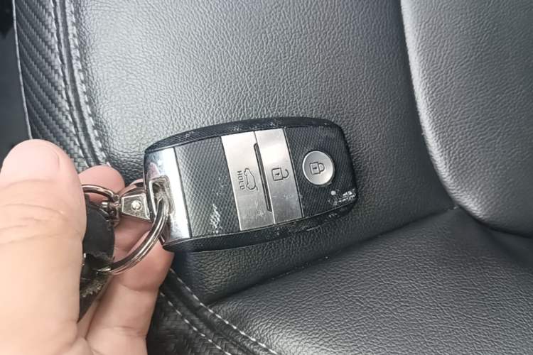 Used Kia Sportage R 2016 2.0L Automatic Two-Wheel Drive DLX Vehicle Key