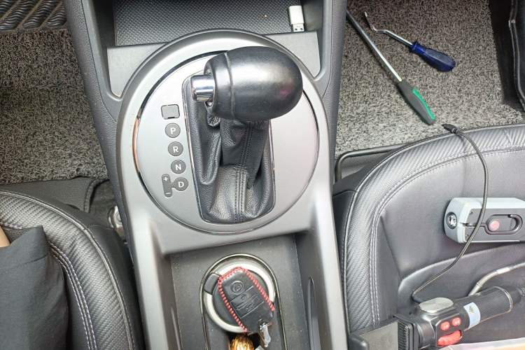 Used Kia Sportage R 2016 2.0L Automatic Two-Wheel Drive GLS Trim Gear Lever