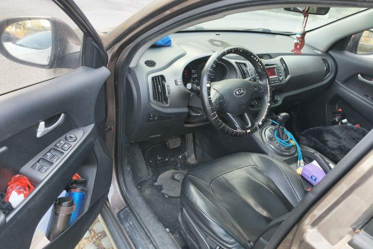 Used Kia Sportage R 2016 2.0L Automatic Two-Wheel Drive GL Interior 3