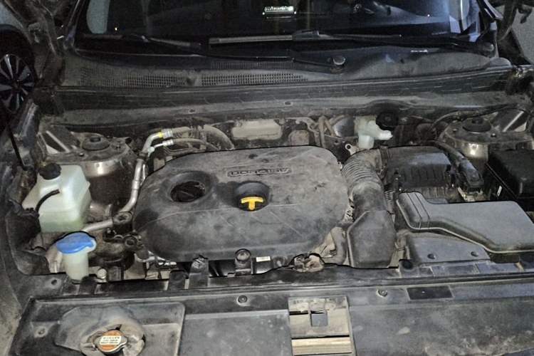 Used Kia Sportage R 2016 2.0L Automatic Two-Wheel Drive DLX Engine Bay