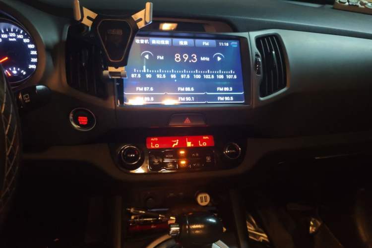 Used Kia Sportage R 2016 2.0L Automatic Two-Wheel Drive GLS Trim Audio And AC Panel