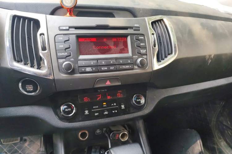 Used Kia Sportage R 2016 2.0L Automatic Two-Wheel Drive Premium Edition Audio And AC Panel