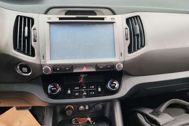 Used Kia Sportage R 2016 2.0L Automatic Two-Wheel Drive GLS Trim Audio And AC Panel