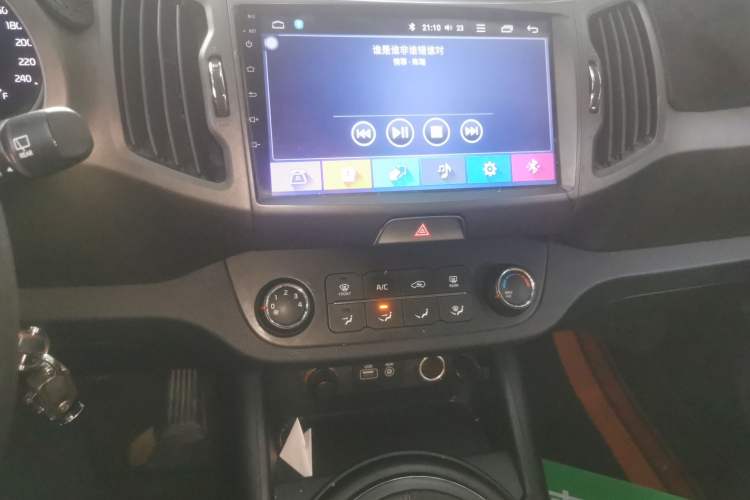 Used Kia Sportage R 2016 2.0L Manual Two-Wheel Drive GL Trim Audio And AC Panel