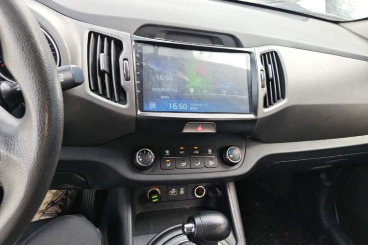 Used Kia Sportage R 2016 2.0L Automatic Two-Wheel Drive GL Audio And AC Panel