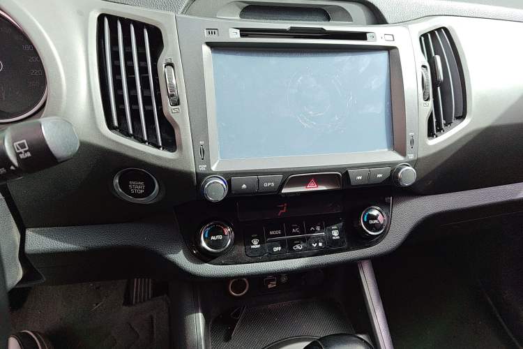 Used Kia Sportage R 2016 2.0L Automatic Two-Wheel Drive GLS Trim Audio And AC Panel