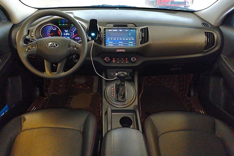 Used Kia Sportage R 2016 2.0L Automatic Two-Wheel Drive GL Center Console
