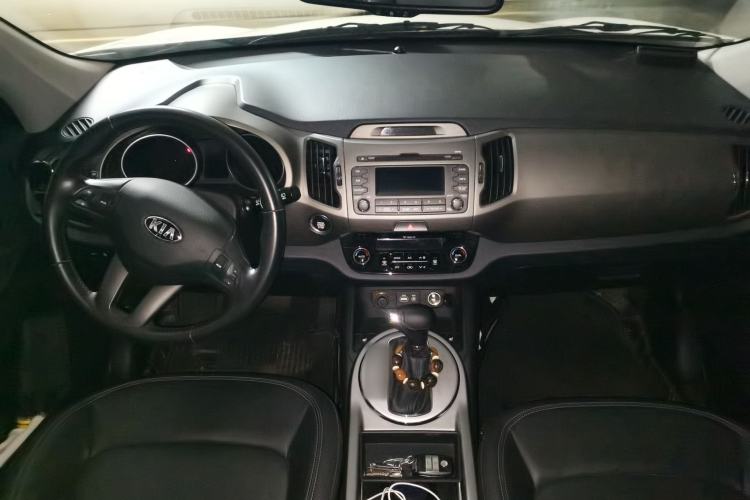 Used Kia Sportage R 2016 2.0L Automatic Two-Wheel Drive DLX Center Console