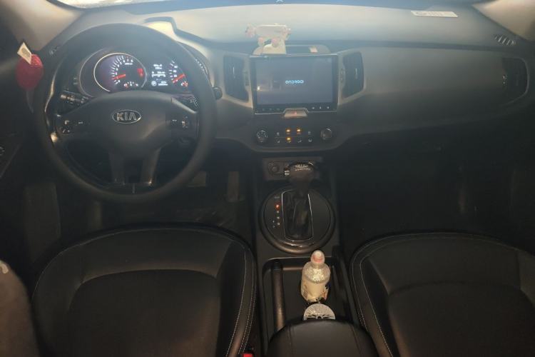 Used Kia Sportage R 2016 2.0L Automatic Two-Wheel Drive GL Center Console