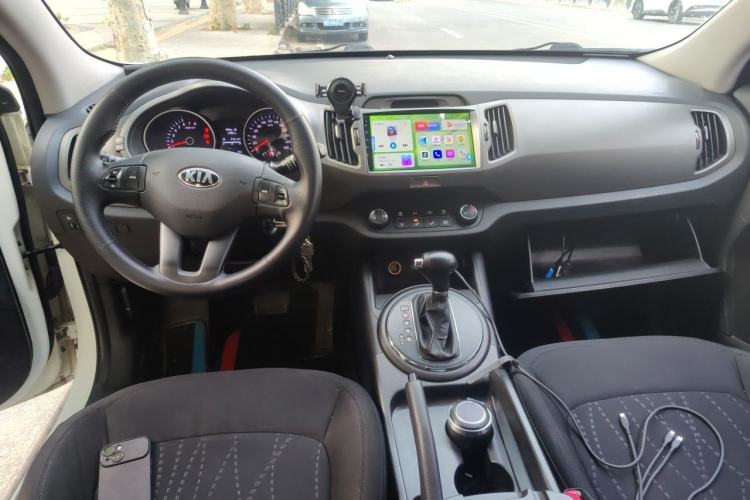 Used Kia Sportage R 2016 2.0L Automatic Two-Wheel Drive GL Center Console