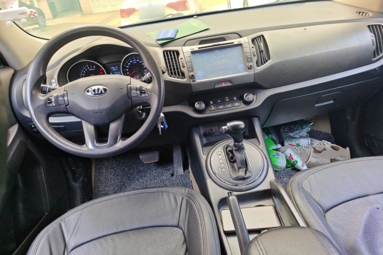 Used Kia Sportage R 2016 2.0L Automatic Two-Wheel Drive GL Center Console