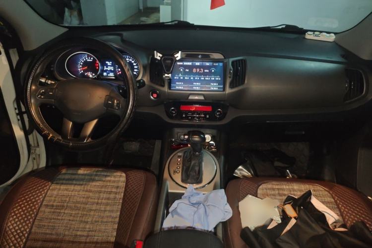 Used Kia Sportage R 2016 2.0L Automatic Two-Wheel Drive GLS Trim Center Console