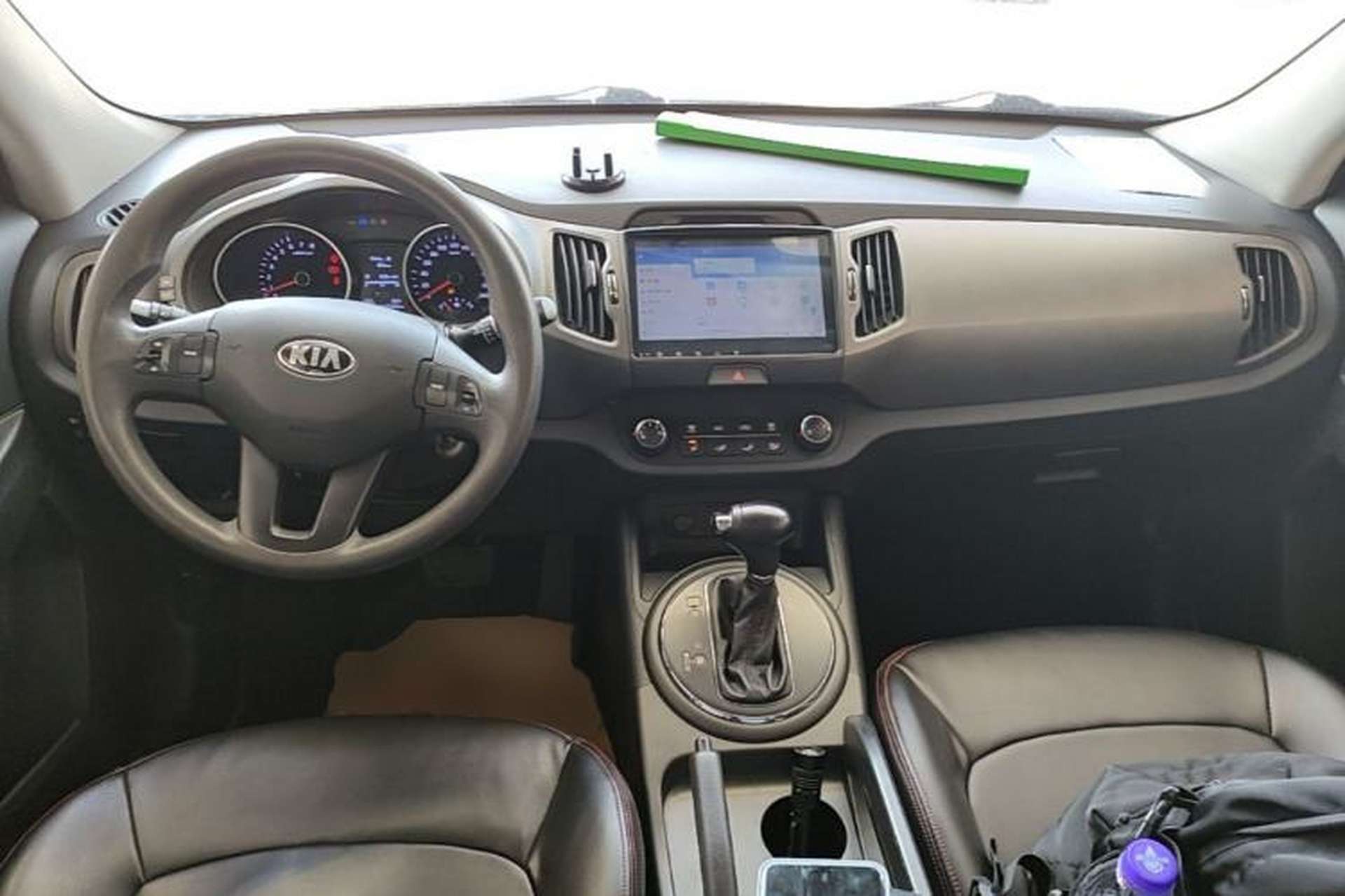 Used Kia Sportage R 2016 2.0L Automatic Two-Wheel Drive GL Center Console