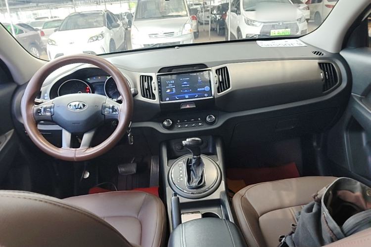 Used Kia Sportage R 2016 2.0L Automatic Two-Wheel Drive GL Center Console