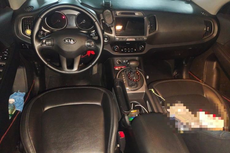 Used Kia Sportage R 2016 2.0L Automatic Two-Wheel Drive GLS Trim Center Console