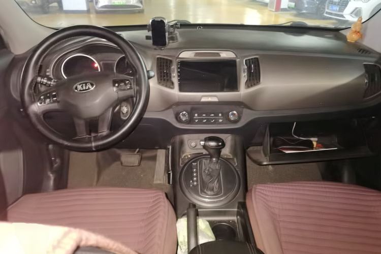 Used Kia Sportage R 2016 2.0L Automatic Two-Wheel Drive GL Center Console
