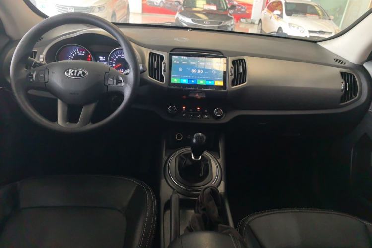 Used Kia Sportage R 2016 2.0L Manual Two-Wheel Drive GL Trim Center Console