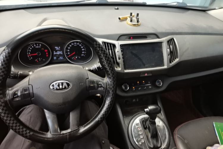 Used Kia Sportage R 2016 2.0L Automatic Two-Wheel Drive GL Center Console