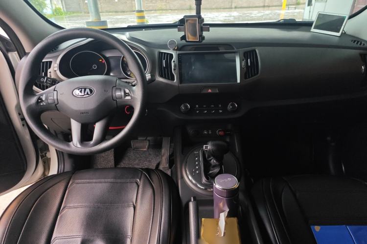Used Kia Sportage R 2016 2.0L Automatic Two-Wheel Drive GL Center Console