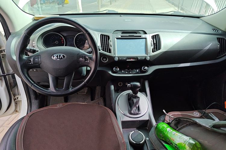 Used Kia Sportage R 2016 2.0L Automatic Two-Wheel Drive GLS Trim Center Console