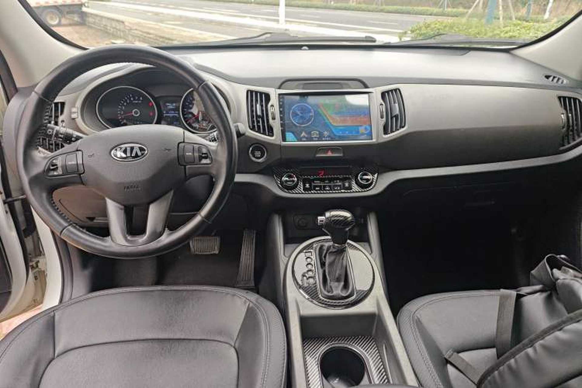 Used Kia Sportage R 2016 2.0L Automatic Two-Wheel Drive GLS Trim Center Console