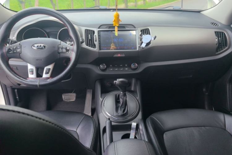 Used Kia Sportage R 2016 2.0L Automatic Two-Wheel Drive GL Center Console
