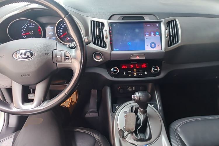 Used Kia Sportage R 2016 2.0L Automatic Two-Wheel Drive DLX Center Console