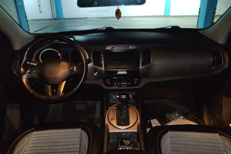 Used Kia Sportage R 2016 2.0L Automatic Two-Wheel Drive DLX Center Console