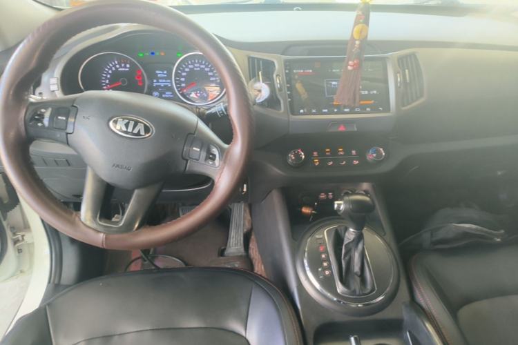 Used Kia Sportage R 2016 2.0L Automatic Two-Wheel Drive GL Center Console