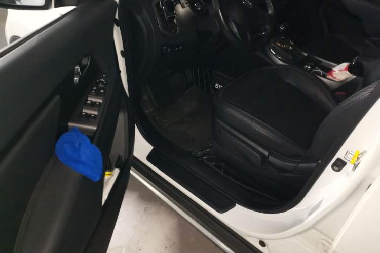 Used Kia Sportage R 2016 2.0L Automatic Two-Wheel Drive DLX Driver Seat