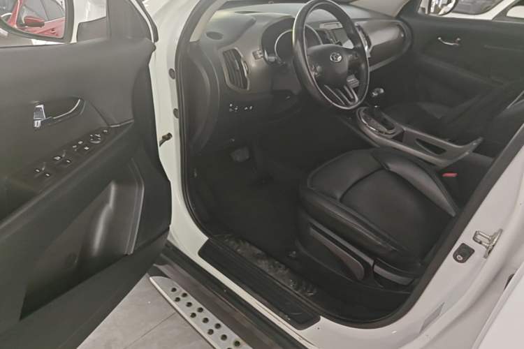 Used Kia Sportage R 2016 2.0L Automatic Two-Wheel Drive DLX Driver Seat