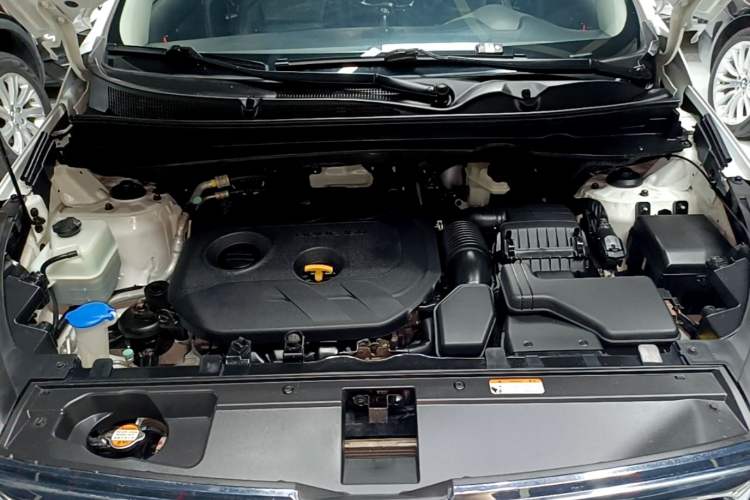 Used Kia Sportage R 2016 2.0L Automatic Two-Wheel Drive DLX Engine Bay
