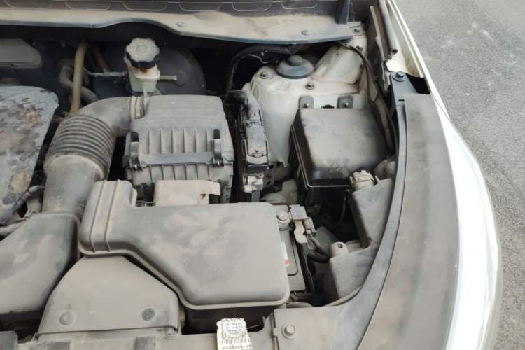 Used Kia Sportage R 2016 2.0L Automatic Two-Wheel Drive DLX Engine Bay Left