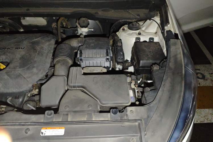 Used Kia Sportage R 2016 2.0L Automatic Two-Wheel Drive GLS Trim Engine Bay Left