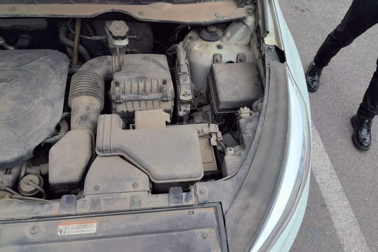 Used Kia Sportage R 2016 2.0L Automatic Two-Wheel Drive DLX Engine Bay Left