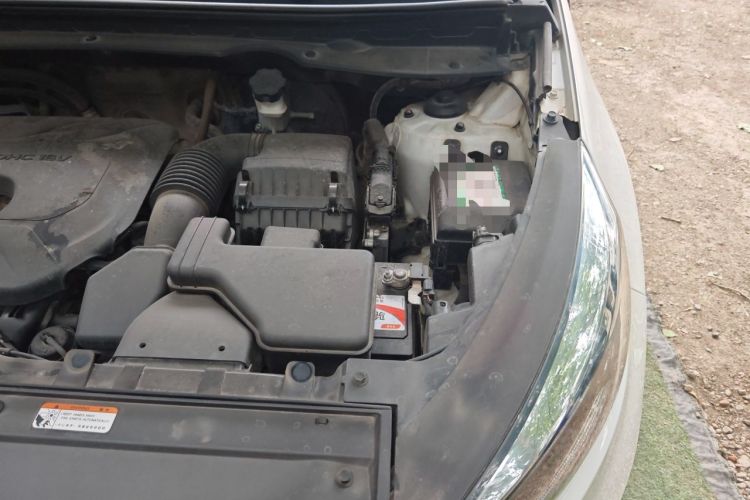 Used Kia Sportage R 2016 2.0L Automatic Two-Wheel Drive GLS Trim Engine Bay Left