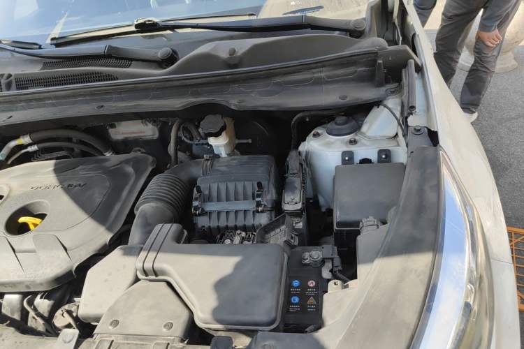 Used Kia Sportage R 2016 2.0L Automatic Two-Wheel Drive DLX Engine Bay Left
