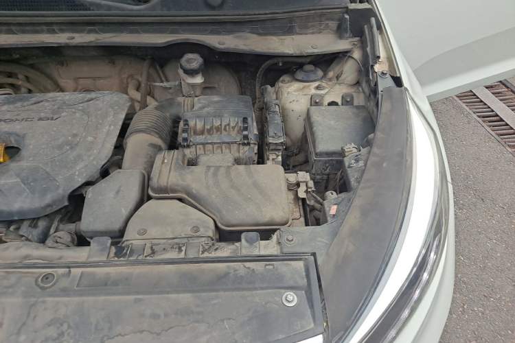 Used Kia Sportage R 2016 2.0L Automatic Two-Wheel Drive DLX Engine Bay Left