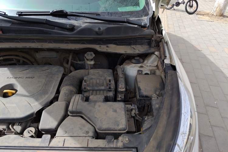 Used Kia Sportage R 2016 2.0L Automatic Two-Wheel Drive GLS Trim Engine Bay Left